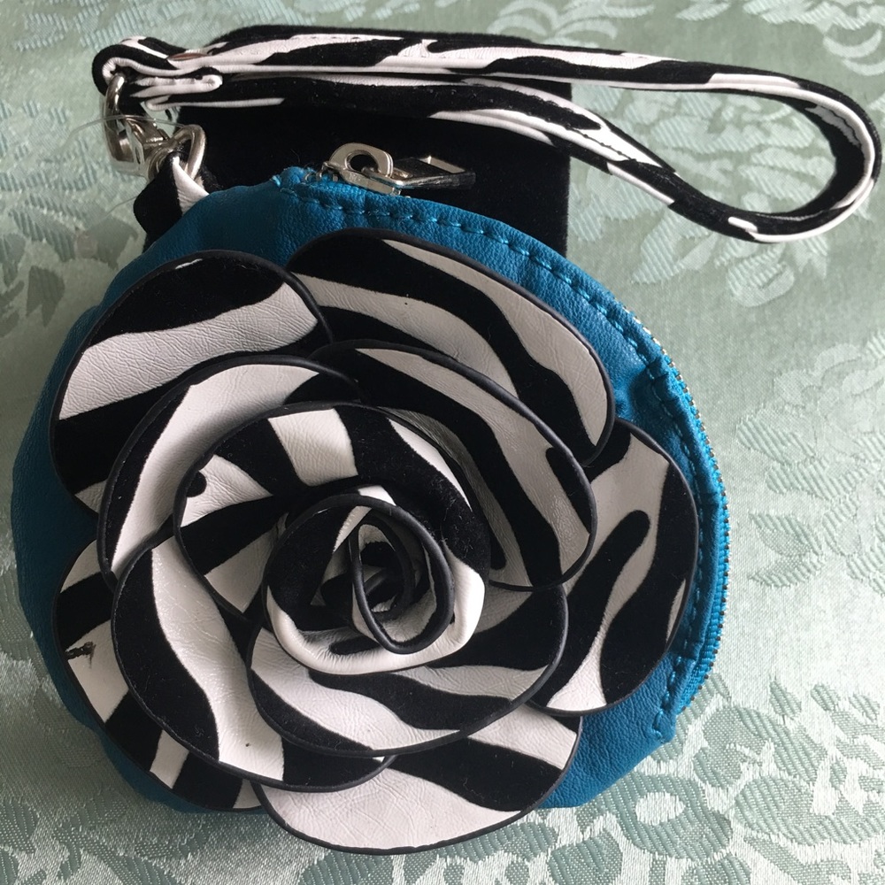 NEW Flower Wristlet